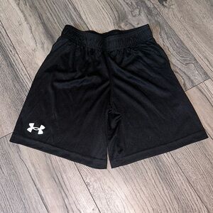 Under armor boys athletic shorts size 6!